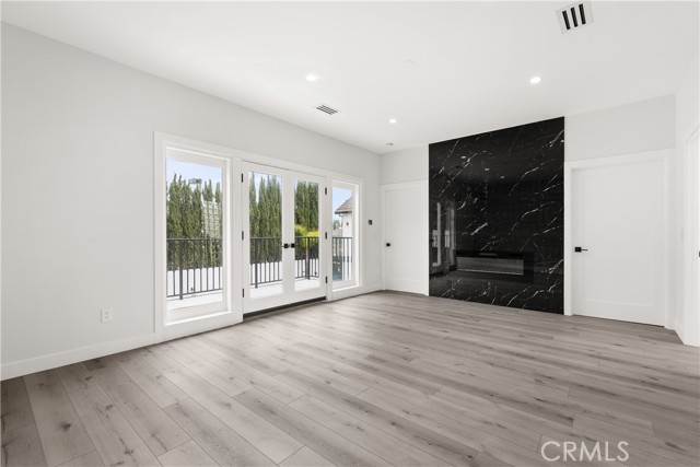 5965 Nora Lynn Drive, Woodland Hills CA: https://media.crmls.org/medias/e60b5575-34bc-4514-9667-23efc19e9406.jpg