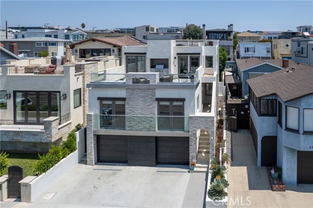 2540 Manhattan Avenue, Hermosa Beach CA: https://media.crmls.org/medias/e60be383-34da-4b5a-a7aa-8e2f016077c4.jpg