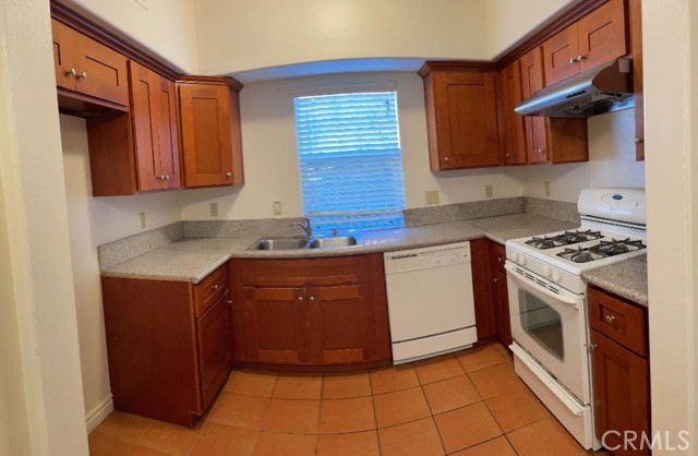 Detail Gallery Image 3 of 17 For 8858 Marshall St #105,  Rosemead,  CA 91770 - 4 Beds | 3 Baths