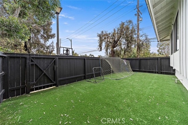 Detail Gallery Image 39 of 42 For 5681 E. Colorado St, Long Beach,  CA 90814 - 3 Beds | 2/1 Baths
