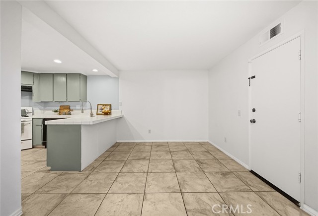 Detail Gallery Image 14 of 44 For 9809 Louise, Rancho Cucamonga,  CA 91730 - 3 Beds | 2/1 Baths