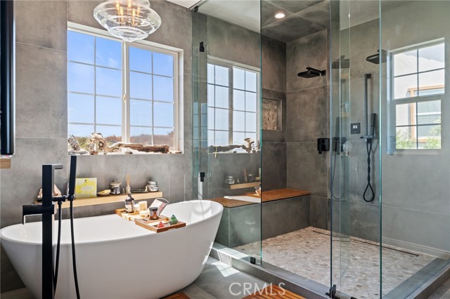 Detail Gallery Image 30 of 49 For 28852 Iron Village Dr, Valencia,  CA 91354 - 5 Beds | 4/1 Baths