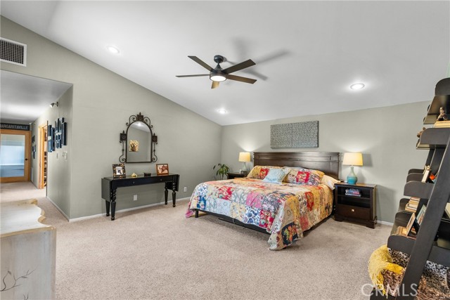 39662 86th W Street, Leona Valley CA: https://media.crmls.org/medias/e60e0103-1fef-4ebb-8f14-3d4f87477216.jpg
