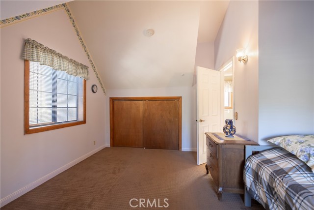 301 Downey Drive, Big Bear City CA: https://media.crmls.org/medias/e60e0c9f-5624-4362-9396-ceb0f5fa6fb0.jpg