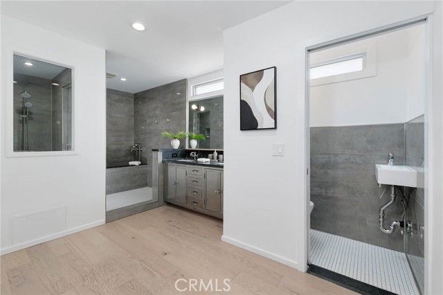 4676 Arriba Drive, Tarzana CA: https://media.crmls.org/medias/e60e81cf-cbd6-4dab-9ba9-db71fddbddc4.jpg