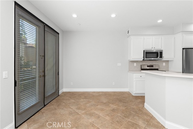 Detail Gallery Image 6 of 42 For 50 Sapphire, Irvine,  CA 92602 - 3 Beds | 2/1 Baths