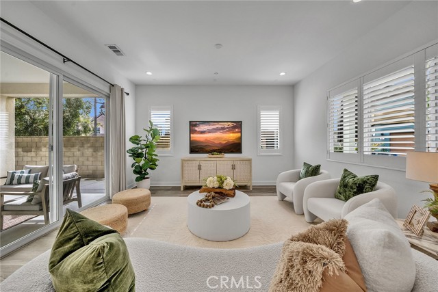 Detail Gallery Image 13 of 68 For 446 Chorus, Irvine,  CA 92618 - 4 Beds | 4 Baths