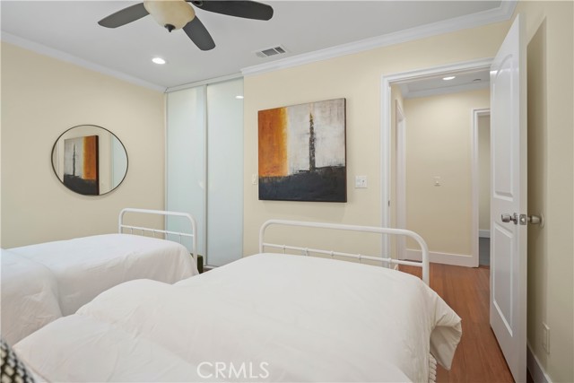 6475 Randi Avenue, Woodland Hills CA: https://media.crmls.org/medias/e612050a-328b-4810-b141-c59fc77034bc.jpg