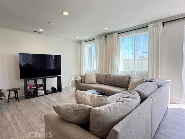 3530 E Delight Paseo, Ontario CA: https://media.crmls.org/medias/e6124a2e-54f2-4fbe-b110-760e61cfdb6f.jpg
