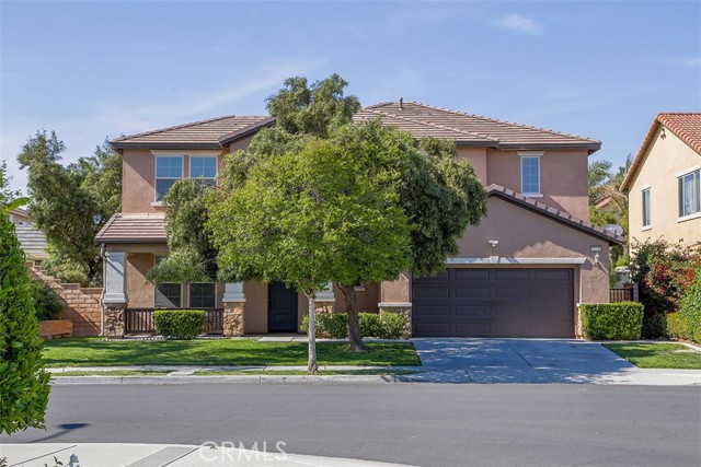 Detail Gallery Image 2 of 40 For 13208 Early Crimson St, Corona,  CA 92880 - 5 Beds | 3 Baths