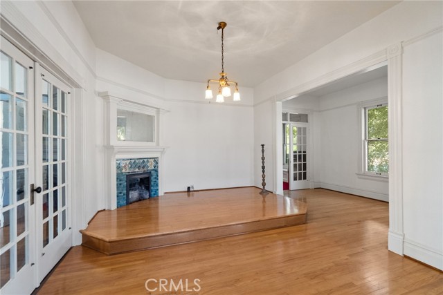 591 W 9th, San Bernardino CA: https://media.crmls.org/medias/e612f262-0837-47cb-8ad7-5190611c114b.jpg