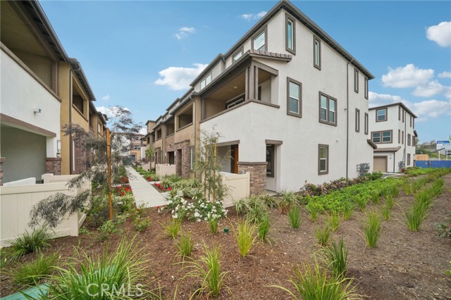 1553 Stratus Drive, Pomona CA: https://media.crmls.org/medias/e6137a50-ab9d-4d4e-b763-7baae711847e.jpg