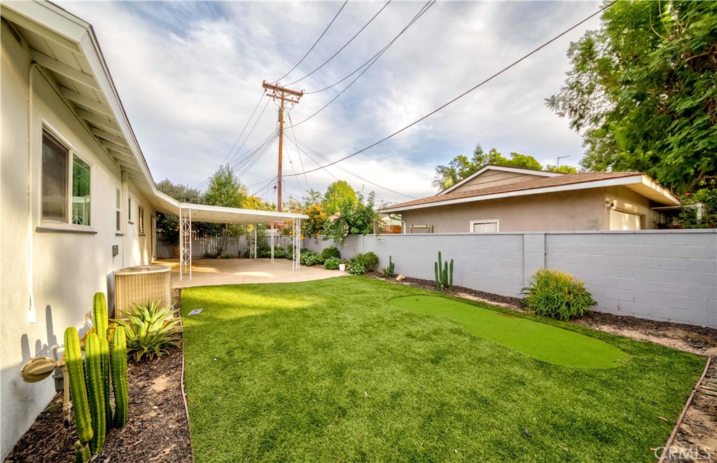 1048 Fairbrook Lane