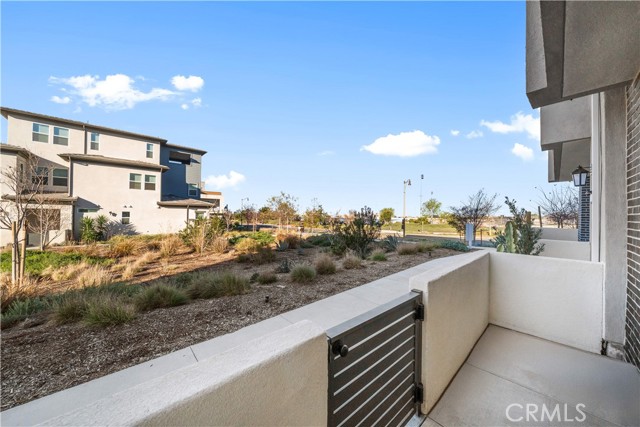 Detail Gallery Image 9 of 56 For 275 Sash, Irvine,  CA 92618 - 2 Beds | 2/1 Baths