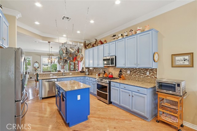 5206 Corte del Cabo, Hemet CA: https://media.crmls.org/medias/e6152833-7349-47bc-9121-e13031047bf6.jpg