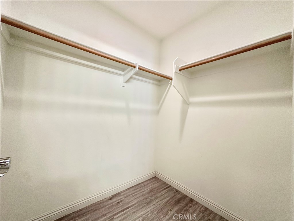 https://media.crmls.org/medias/e61685a1-65f8-4be8-8d5c-4f01fd6c961a.jpg?preset=X-Large