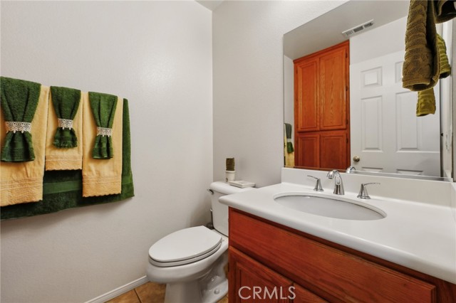 13856 Casablanca Court, Eastvale CA: https://media.crmls.org/medias/e616c9bc-f56b-4153-a877-a66e4c34769e.jpg