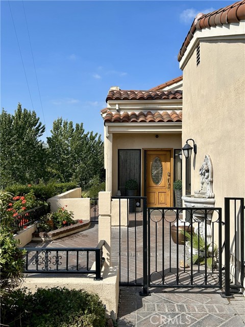 413 Thunderbird Court, Fullerton CA: https://media.crmls.org/medias/e617295b-a877-4cf0-86b0-9adc48548407.jpg