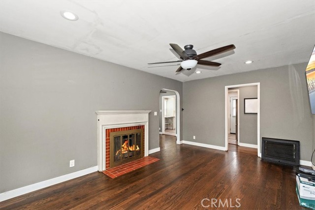Detail Gallery Image 10 of 43 For 422 E 44th Cir, Long Beach,  CA 90807 - 3 Beds | 1 Baths
