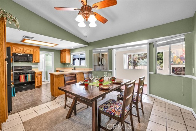 57856 El Dorado Drive, Yucca Valley CA: https://media.crmls.org/medias/e61739e9-66c4-4dfe-ba6a-6562160b69e4.jpg