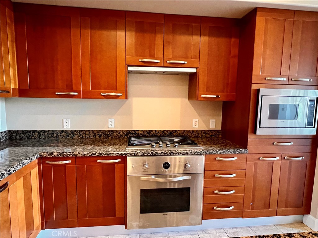 E6179200 B82b 4497 824f Fc688c0e7db3