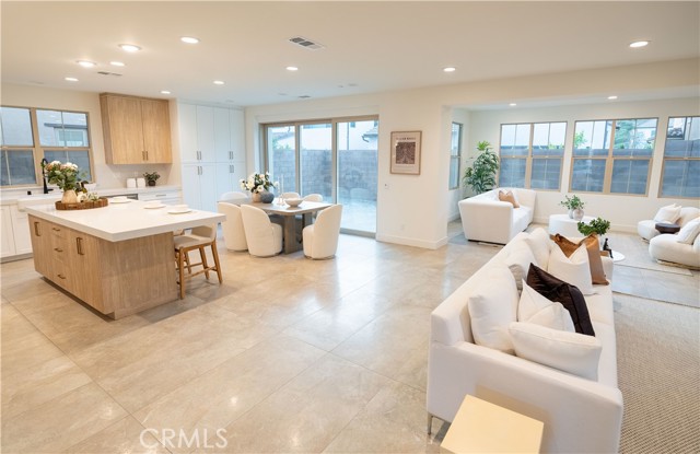 149 Somera, Irvine CA: https://media.crmls.org/medias/e6179e86-93b1-4e48-848d-cbd653fecde2.jpg