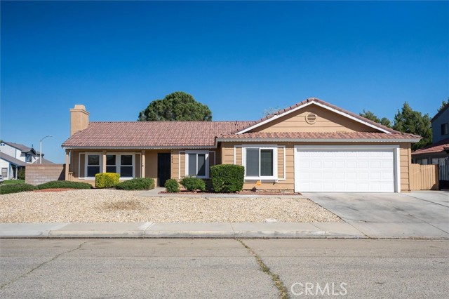 Detail Gallery Image 2 of 35 For 44632 17th, Lancaster,  CA 93534 - 5 Beds | 2 Baths