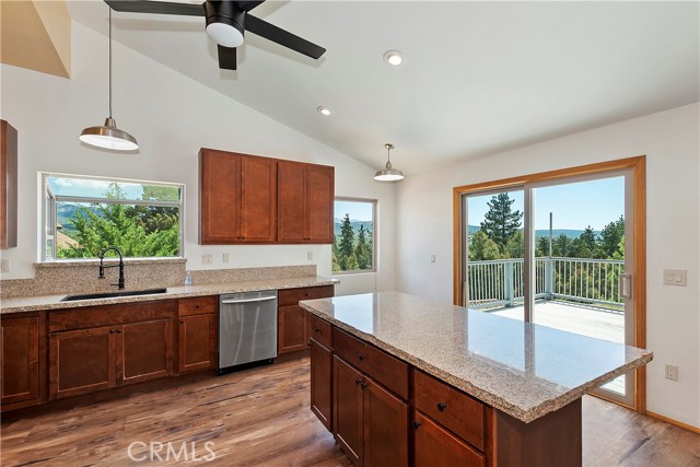 Detail Gallery Image 15 of 74 For 1101 Mound St, Big Bear City,  CA 92314 - 7 Beds | 4/2 Baths