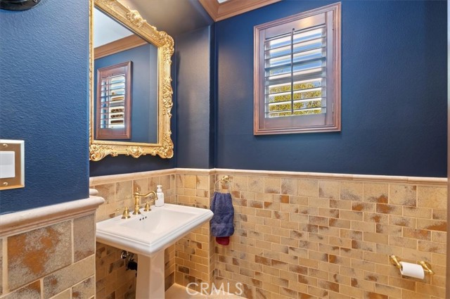 16850 Nandina Avenue, Riverside CA: https://media.crmls.org/medias/e6185dfa-270d-4721-93ac-d60d9b3f07c3.jpg
