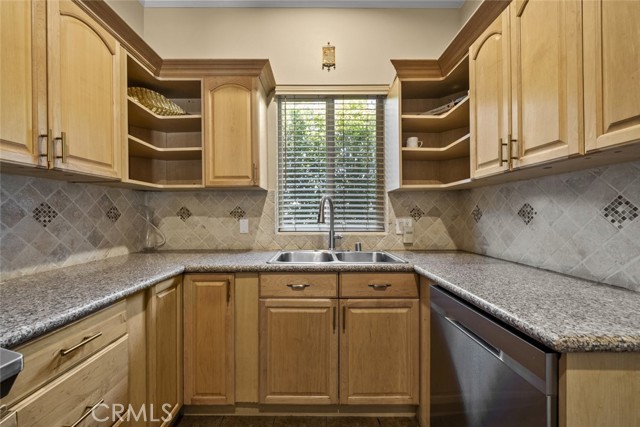 7142 Ethel Avenue, North Hollywood CA: https://media.crmls.org/medias/e618b9b3-39d5-4957-95c5-69054d898cec.jpg