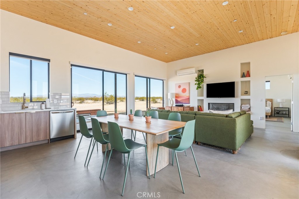 MLS #OC25252213 image #9