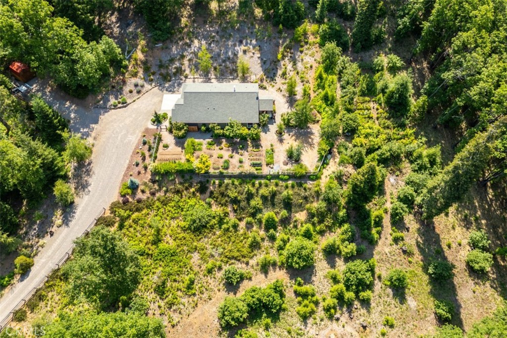 https://media.crmls.org/medias/e619a58d-185e-4625-84b9-d59744271289.jpg?preset=X-Large