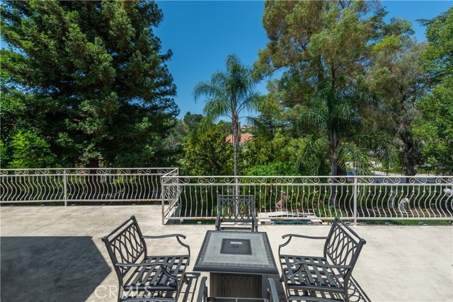 Detail Gallery Image 25 of 31 For 5267 Newcastle Ln, Calabasas,  CA 91302 - 6 Beds | 6 Baths