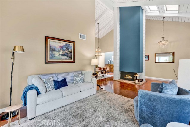 Detail Gallery Image 6 of 33 For 24615 Overlake Dr, Lake Forest,  CA 92630 - 3 Beds | 2 Baths