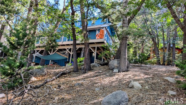 33003 Juniper Lane, Green Valley Lake CA: https://media.crmls.org/medias/e61b0a9d-65da-42d4-b790-bef6dab22265.jpg