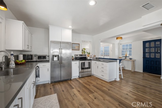Detail Gallery Image 20 of 44 For 3810 Channel Pl, Newport Beach,  CA 92663 - 3 Beds | 2/1 Baths