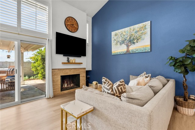 Detail Gallery Image 11 of 50 For 23121 Yvette Ln, Valencia,  CA 91355 - 3 Beds | 3 Baths