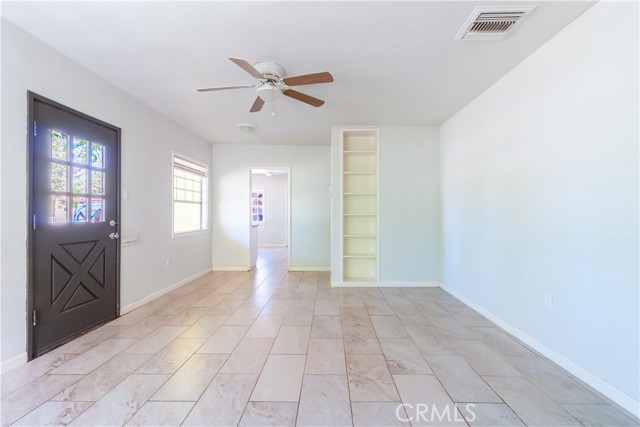 44655 Fig Avenue, Lancaster CA: https://media.crmls.org/medias/e61ce98b-c562-43de-b81b-1f4f6d74b53d.jpg
