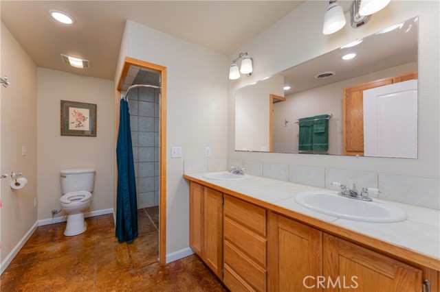 2260 Lakeshore Blvd, Upper Lake CA: https://media.crmls.org/medias/e61cf1cf-84e9-437a-95c8-31b67eff6b47.jpg
