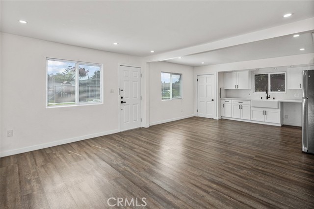 Detail Gallery Image 6 of 37 For 9045 Algeroma St, Bellflower,  CA 90706 - – Beds | – Baths