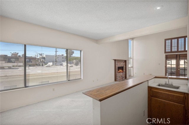 Detail Gallery Image 5 of 27 For 11845 Mayfield Ave #303,  Los Angeles,  CA 90049 - 2 Beds | 3 Baths