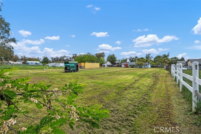 142 Hope Street, Ramona CA: https://media.crmls.org/medias/e61f5341-585f-4153-97cb-3b471f2659e5.jpg