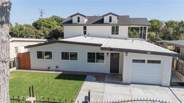 2122 W 10th Street, Santa Ana CA: https://media.crmls.org/medias/e61fa660-334e-4dba-aa4a-f158753c3585.jpg