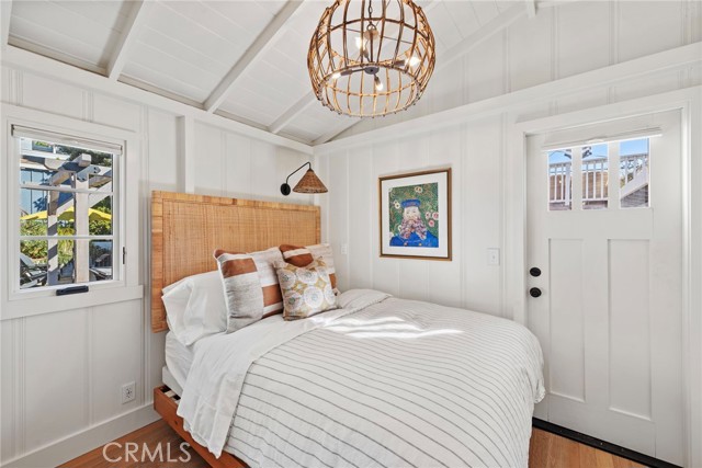 235 Cajon Street, Laguna Beach CA: https://media.crmls.org/medias/e61fb1a0-31bc-4f11-8193-1f6338e28eda.jpg