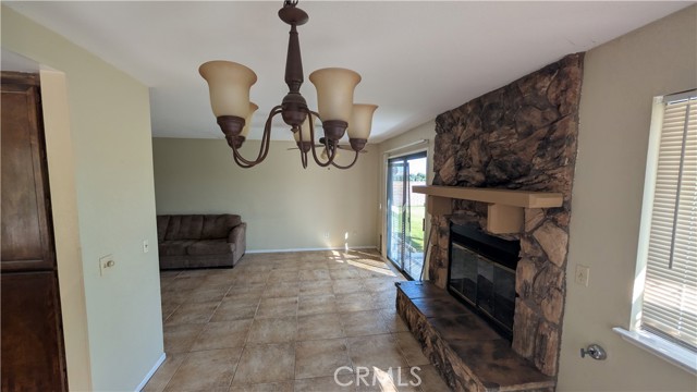 Detail Gallery Image 12 of 37 For 13959 Driftwood Dr, Victorville,  CA 92395 - 3 Beds | 2 Baths