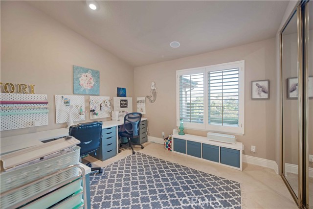 6805 Aviano Drive, Camarillo CA: https://media.crmls.org/medias/e620db9e-2adc-4f0b-a67c-0c80e8d2ee47.jpg