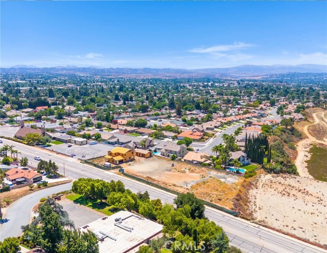 11570 Bryant Street, Yucaipa CA: https://media.crmls.org/medias/e6215b86-3f83-4a70-bbfd-99b5a0afd218.jpg