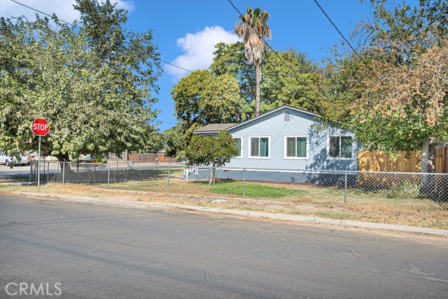 Detail Gallery Image 33 of 36 For 350 S Oildale Dr, Bakersfield,  CA 93308 - 2 Beds | 1 Baths