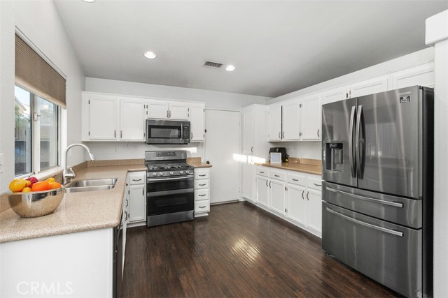 24667 Malbec St, Murrieta CA: https://media.crmls.org/medias/e6229c82-240d-4773-8821-153f724ff3f9.jpg