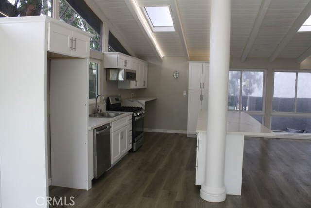 15814 Septo Street, North Hills CA: https://media.crmls.org/medias/e622dba8-eabd-496f-80dc-abec78a80269.jpg